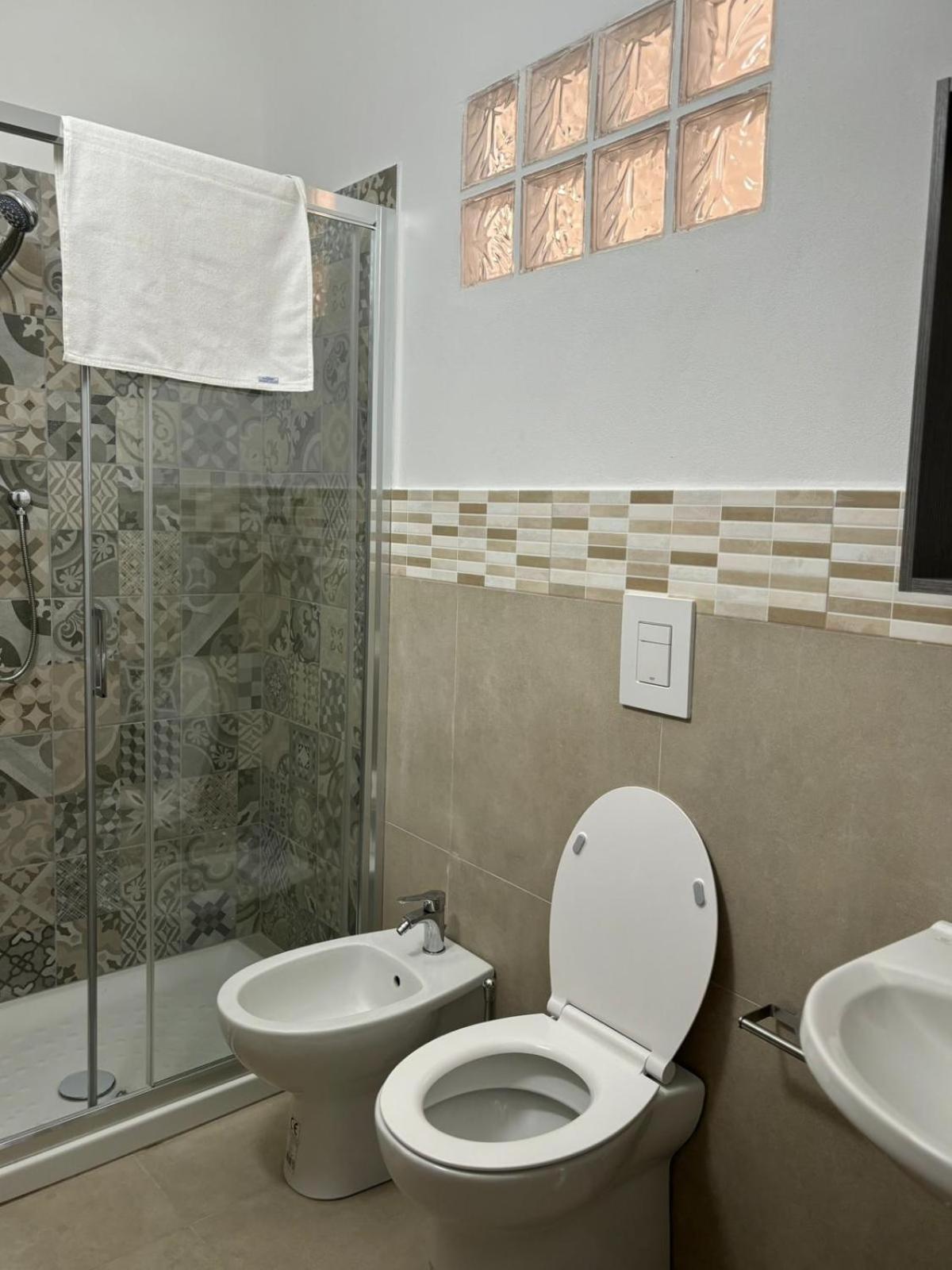 Fiore Apartments Fiorenzuola dʼArda Extérieur photo