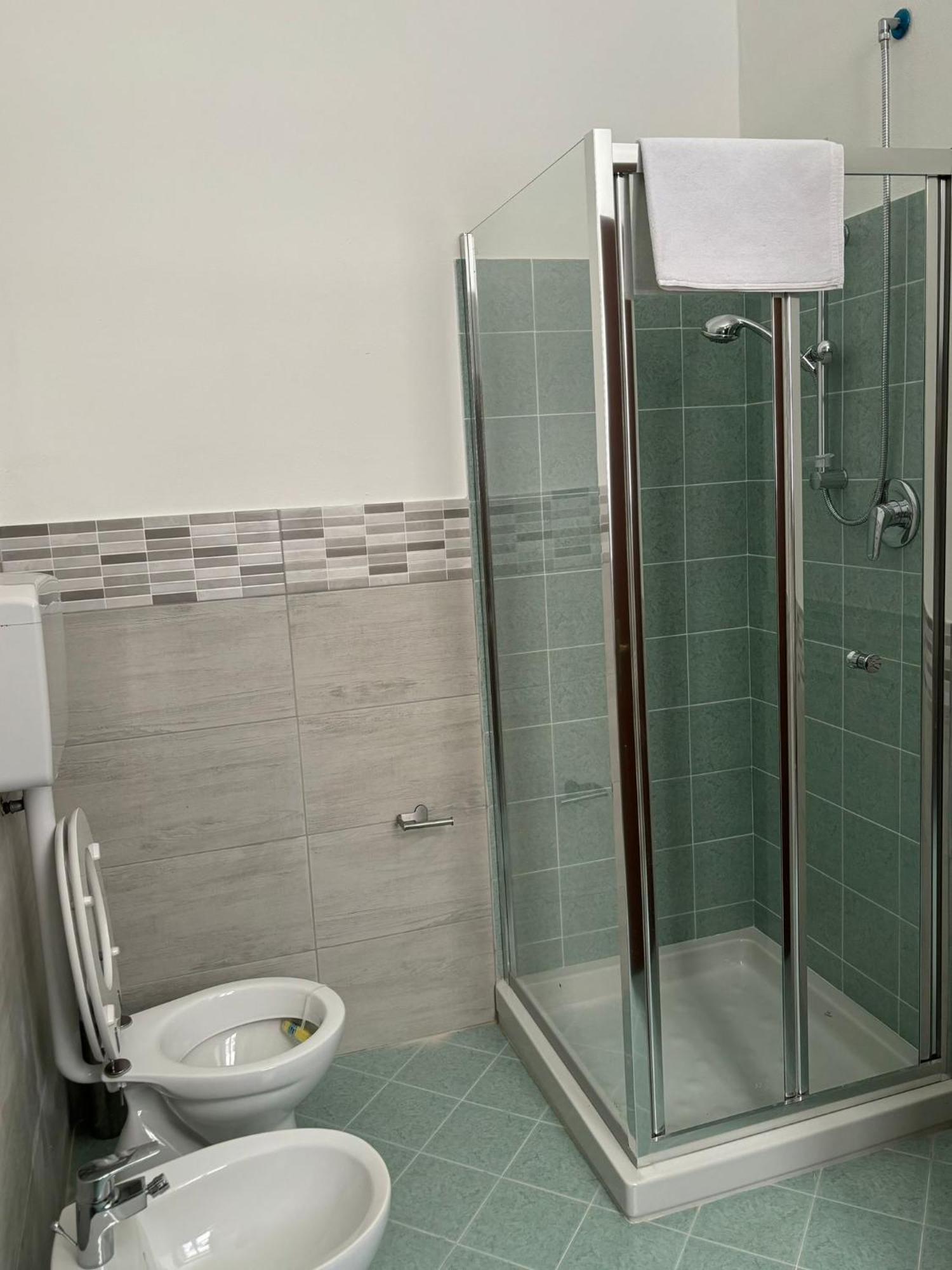 Fiore Apartments Fiorenzuola dʼArda Extérieur photo