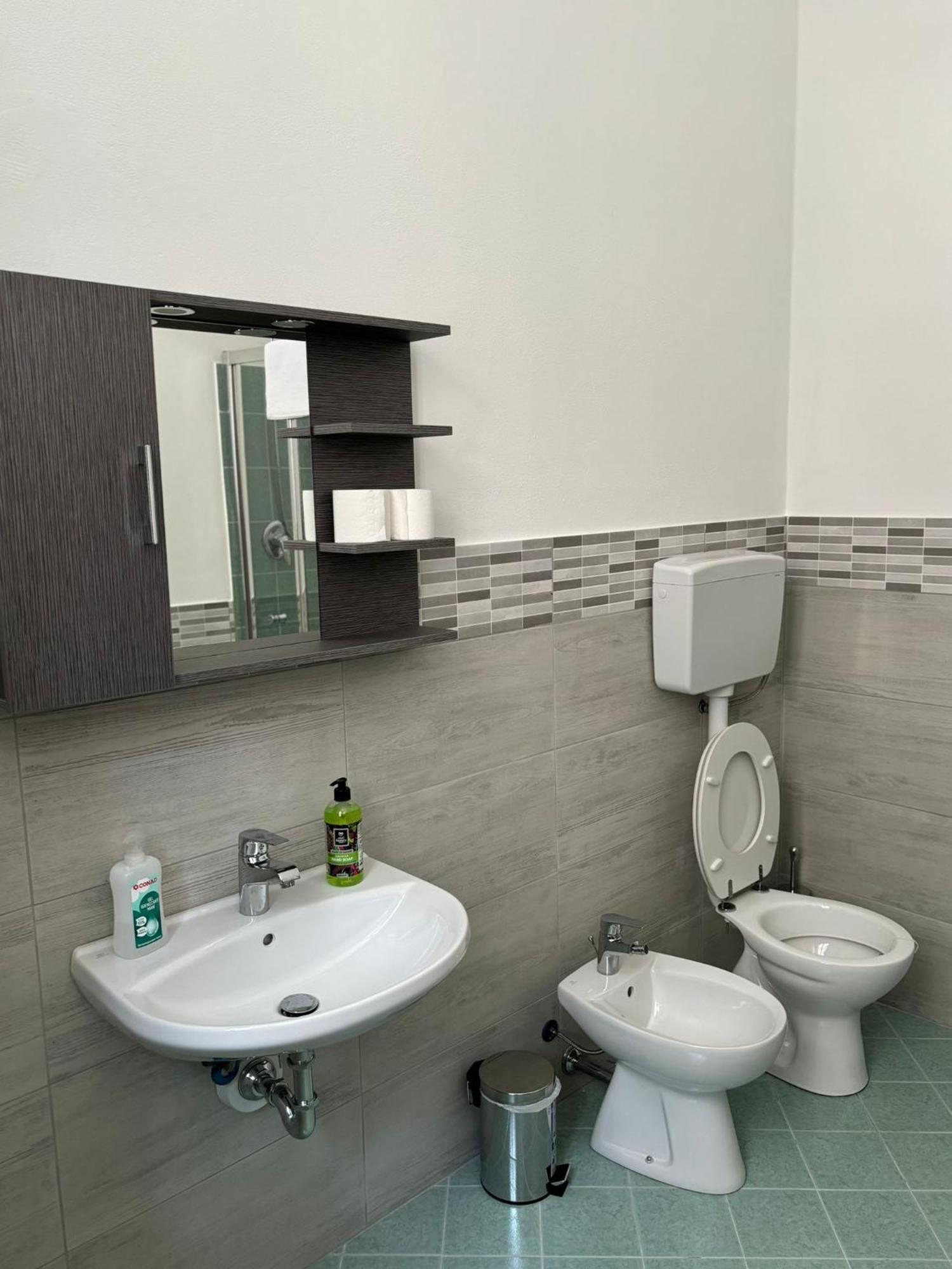 Fiore Apartments Fiorenzuola dʼArda Extérieur photo